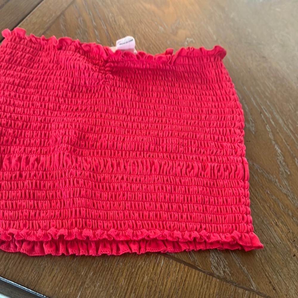 pink crop top